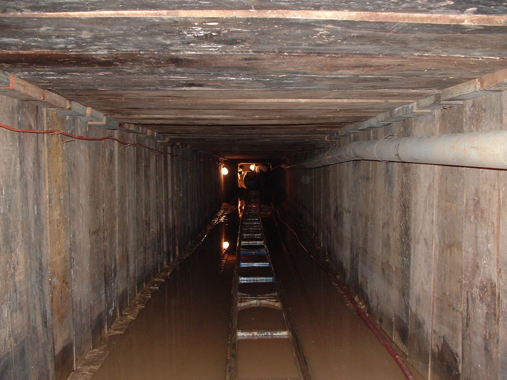 Under Railroad Boring Specialist HASS bores tunnels in San Antonio Texas